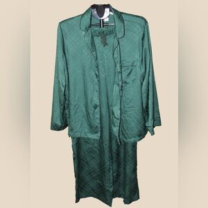 Victoria’s Secret Emerald Green Satin Pajama Set Size Large